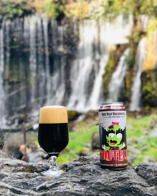 Knee Deep Stoutella Stout⠀